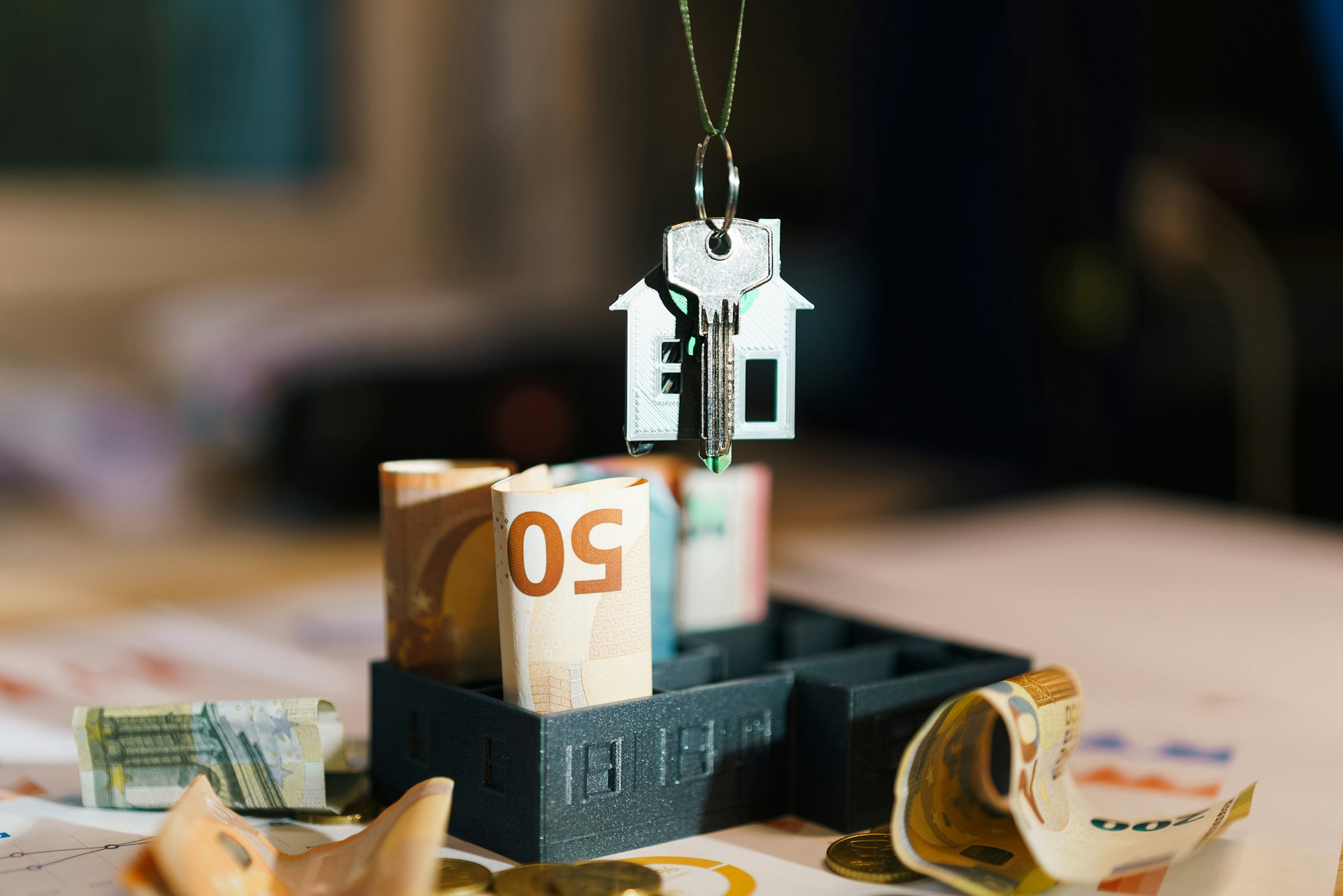 How to Launch Your Real Estate Career with Little or No Money