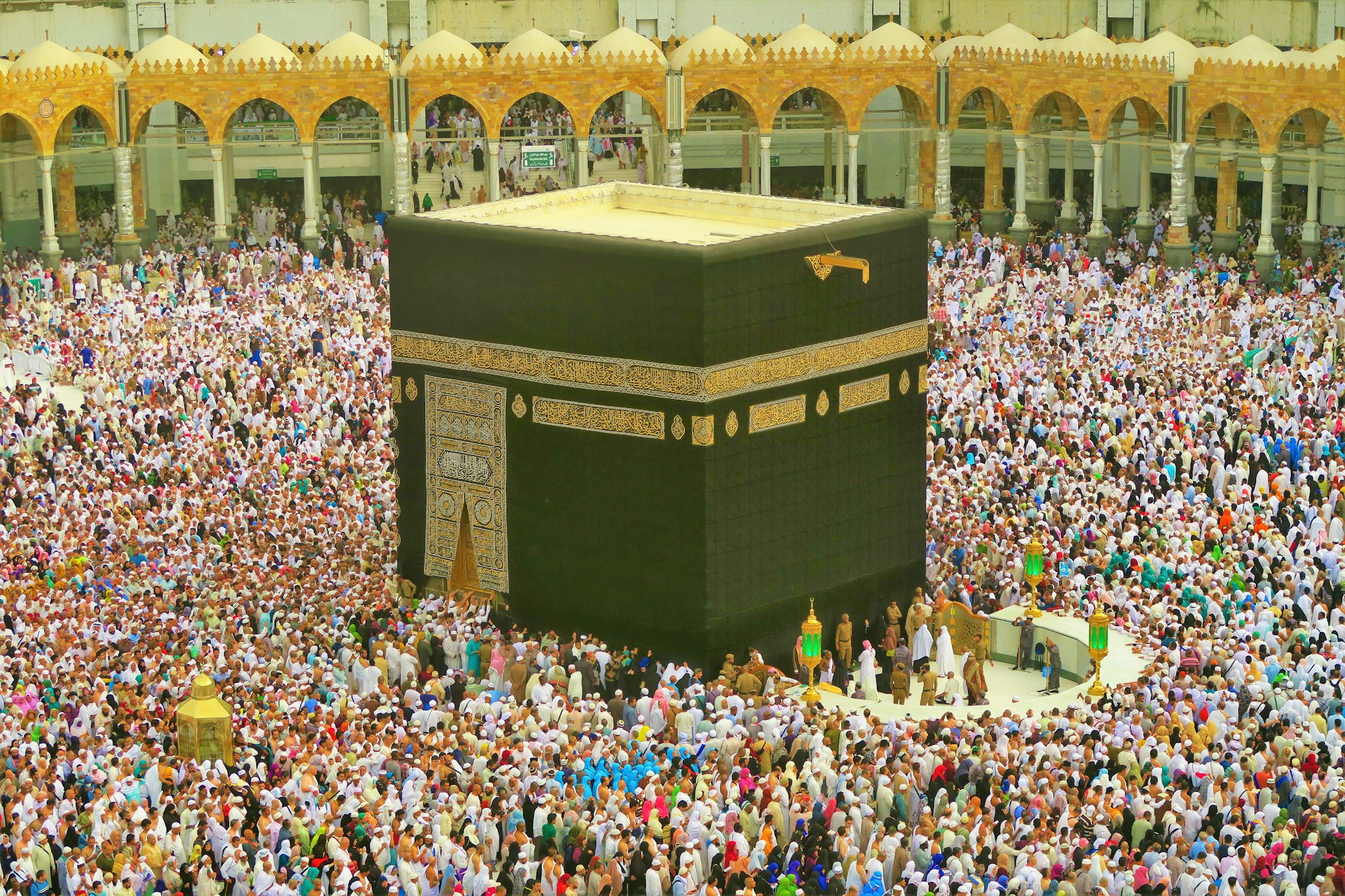 The Spiritual Journey of Muhammad Ali: From Baptist Roots to Islamic Faith