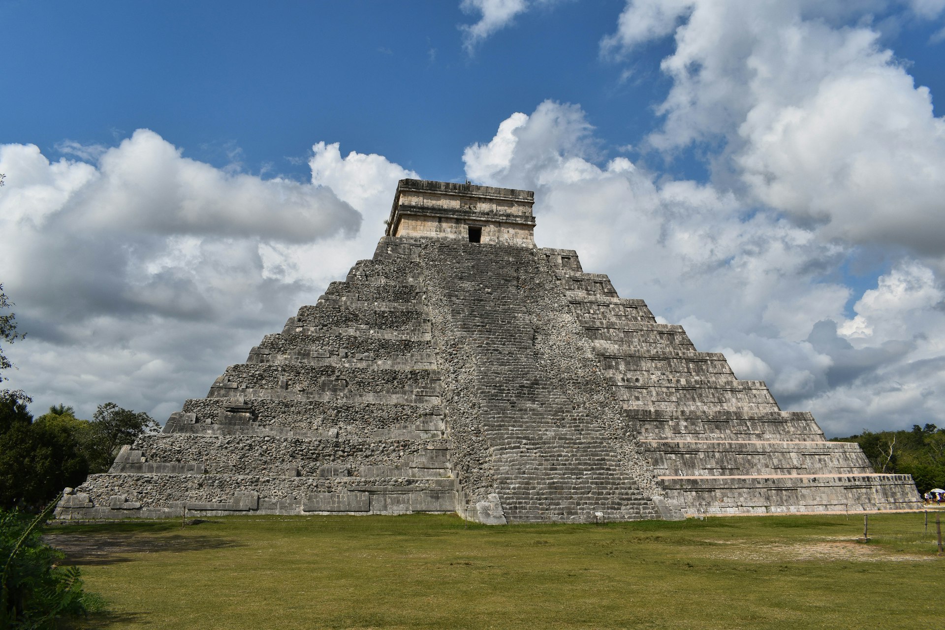 Understanding Maya Religion: Beliefs, Rituals, and Living Tradition