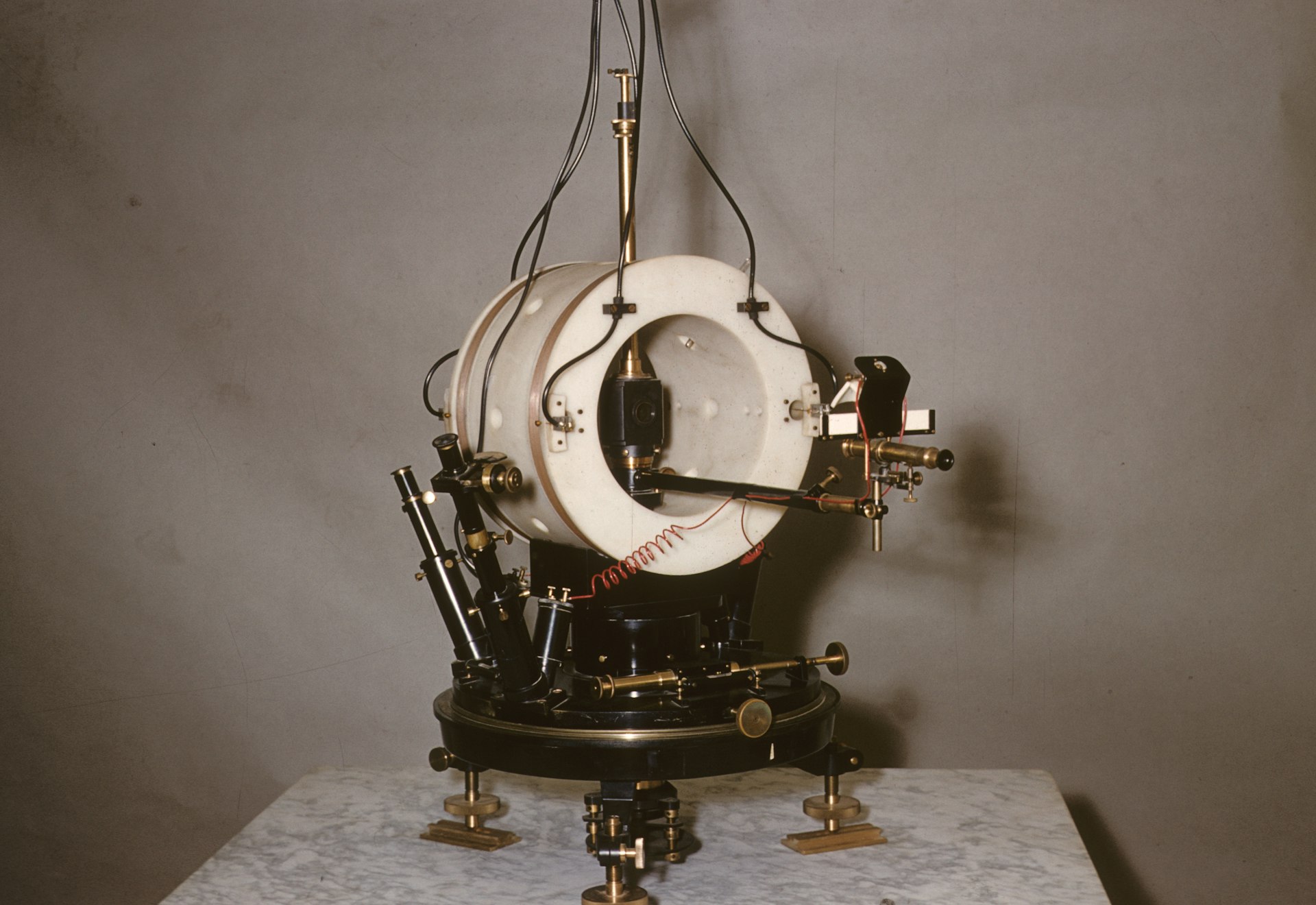 The Fascinating History of Scientific Instruments: From Ancient Tools to Modern Marvels